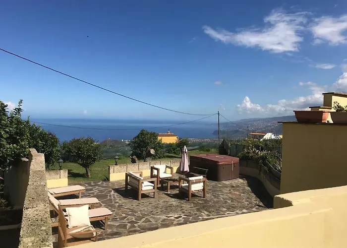 Casitas Las Uvas Y Las Vinas