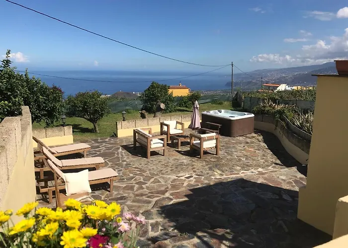Casitas Las Uvas y las Viñas